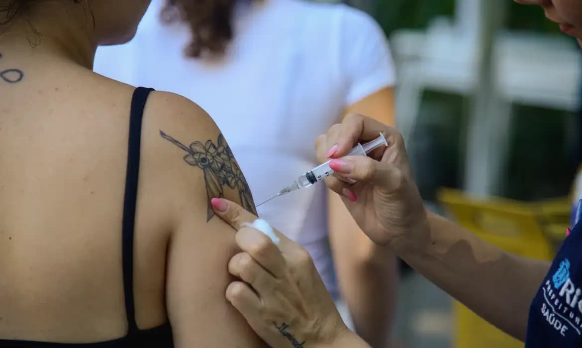 Casos de rinovírus e covid-19 crescem no país, aponta Fiocruz – ac24horas.com Casos de rinovírus e covid-19 crescem no país, aponta Fiocruz – ac24horas.com