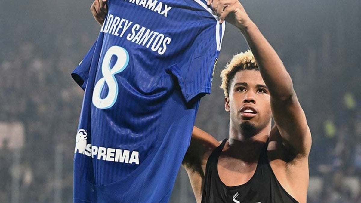 Chelsea empresta Andrey Santos ao Strasbourg por mais uma temporada Chelsea empresta Andrey Santos ao Strasbourg por mais uma temporada