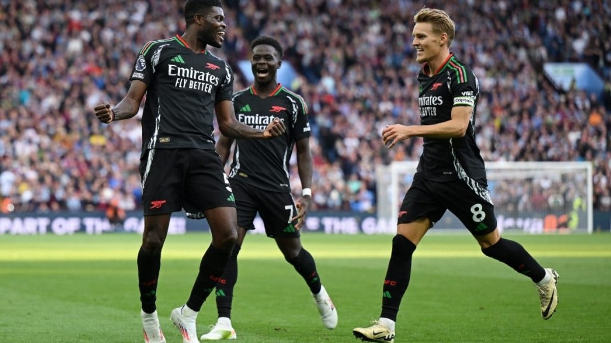 Arsenal é letal e vence Aston Villa com dois gols nove minutos Arsenal é letal e vence Aston Villa com dois gols nove minutos