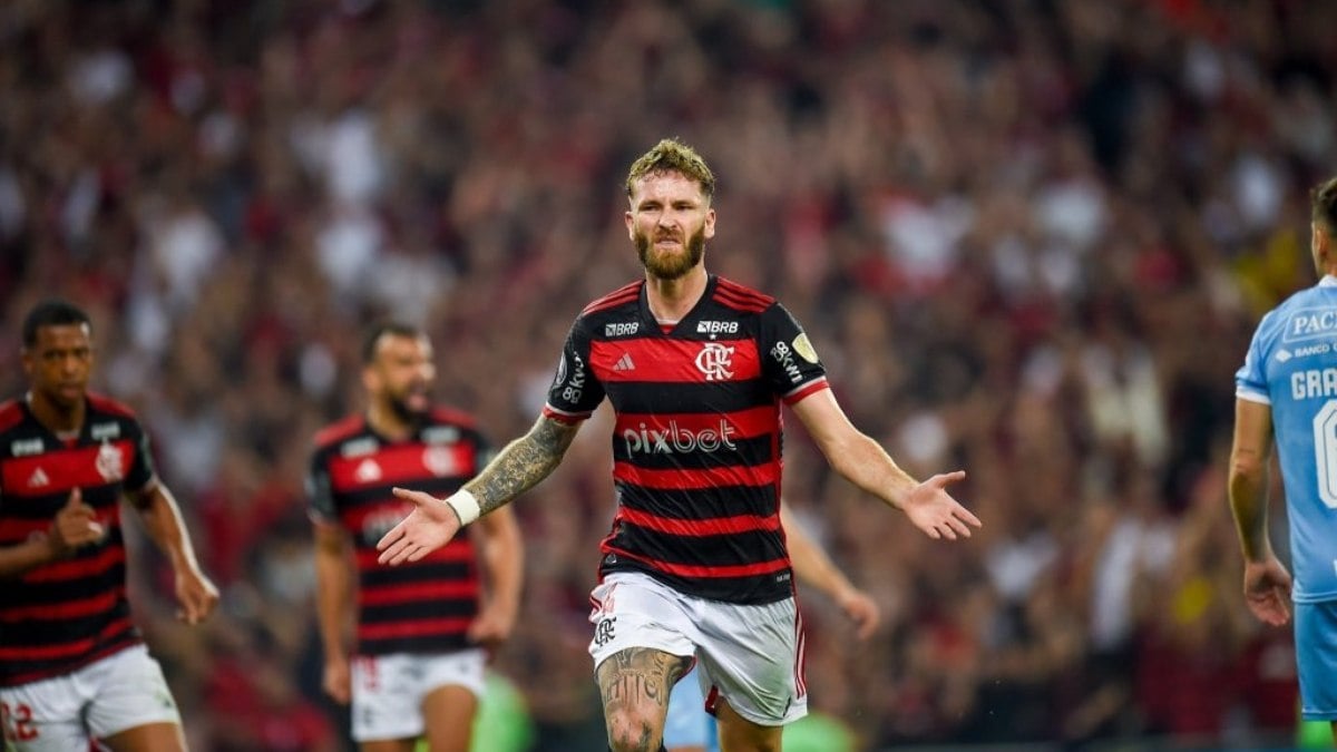 Flamengo amplia no final e ganha vantagem para desafio na altitude Flamengo amplia no final e ganha vantagem para desafio na altitude