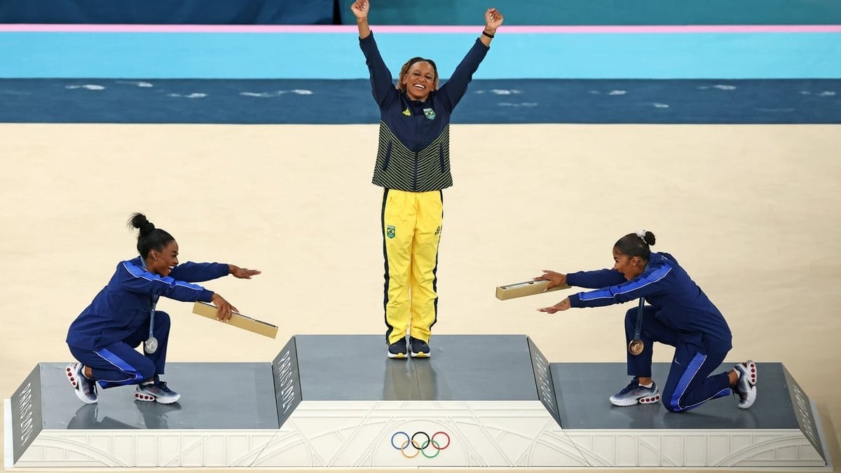 Esportistas reverenciam Rebeca Andrade após ouro em Paris Esportistas reverenciam Rebeca Andrade após ouro em Paris