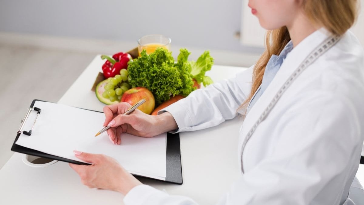 Qual a diferença entre nutricionista e nutrólogo? Qual a diferença entre nutricionista e nutrólogo?