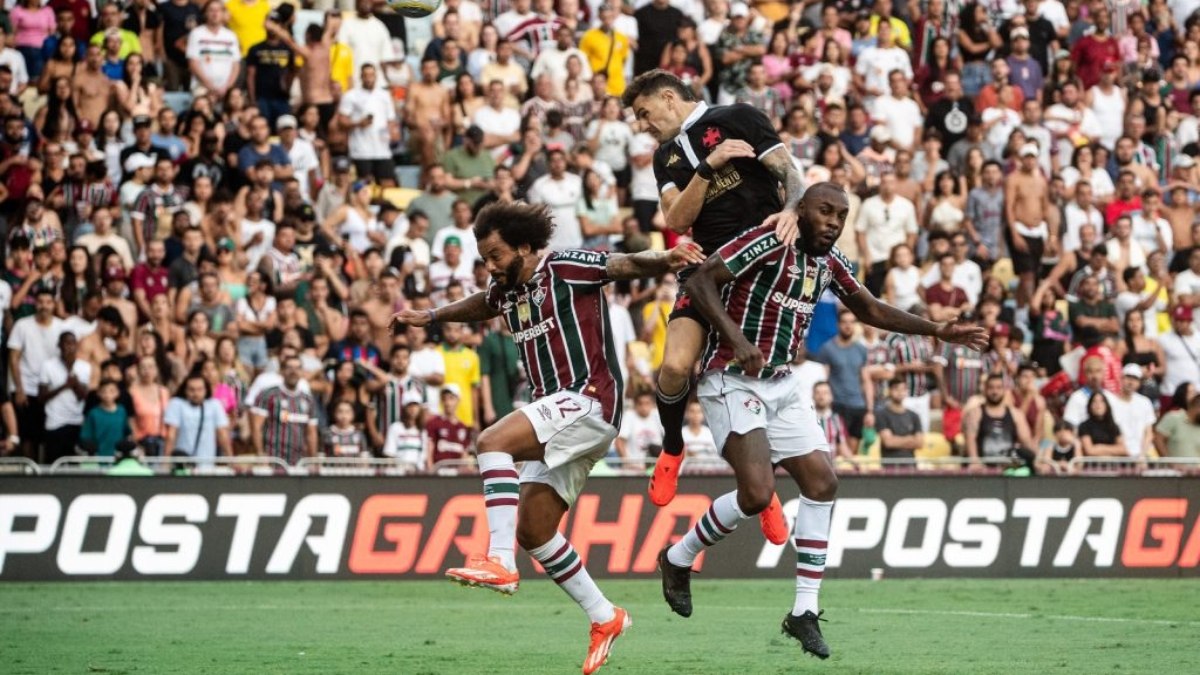 Fluminense e Vasco protagonizam um dos maiores clássicos do futebol brasileiro, o Clássico dos Gigantes Fluminense e Vasco protagonizam um dos maiores clássicos do futebol brasileiro, o Clássico dos Gigantes