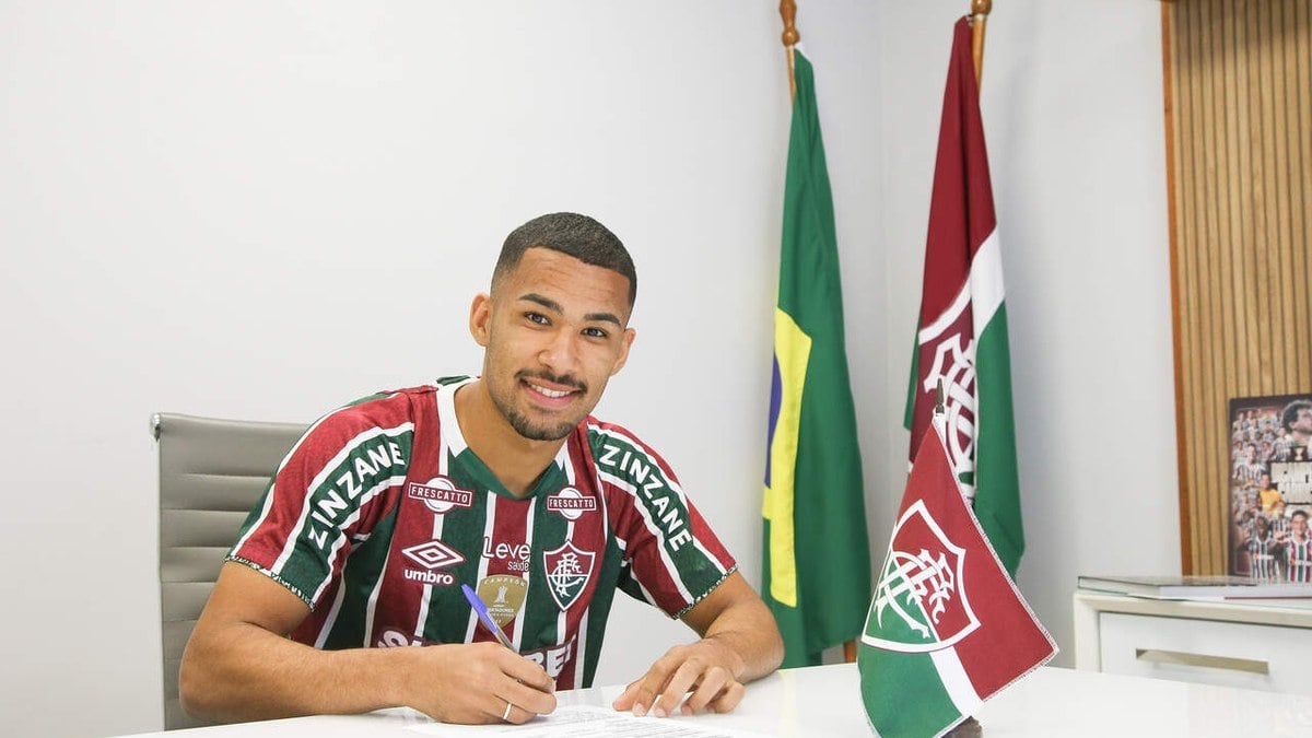 Fluminense acerta contratação de Victor Hugo Fluminense acerta contratação de Victor Hugo