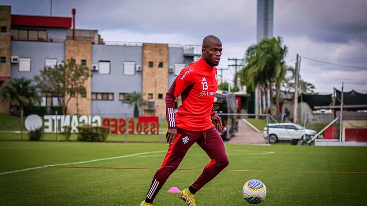 Internacional tem três desfalques para jogo contra Fortaleza Internacional tem três desfalques para jogo contra Fortaleza