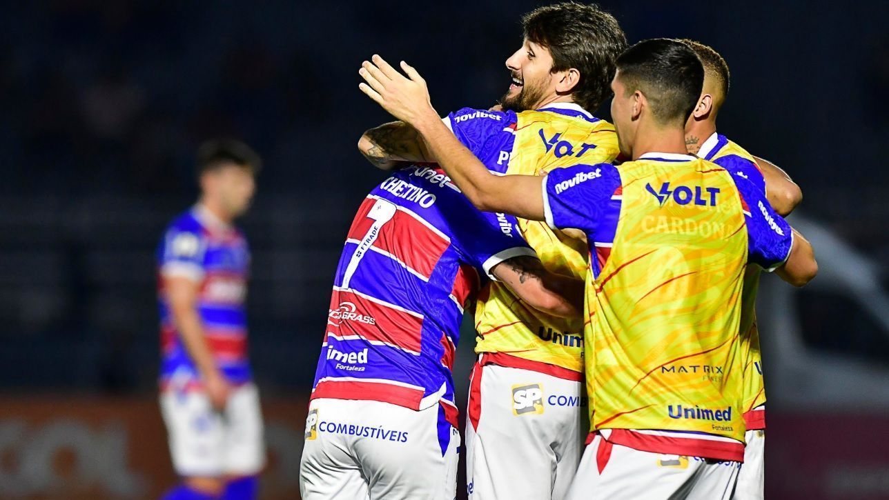 Fortaleza vence fora de casa e dorme na liderança do Brasileirão Fortaleza vence fora de casa e dorme na liderança do Brasileirão
