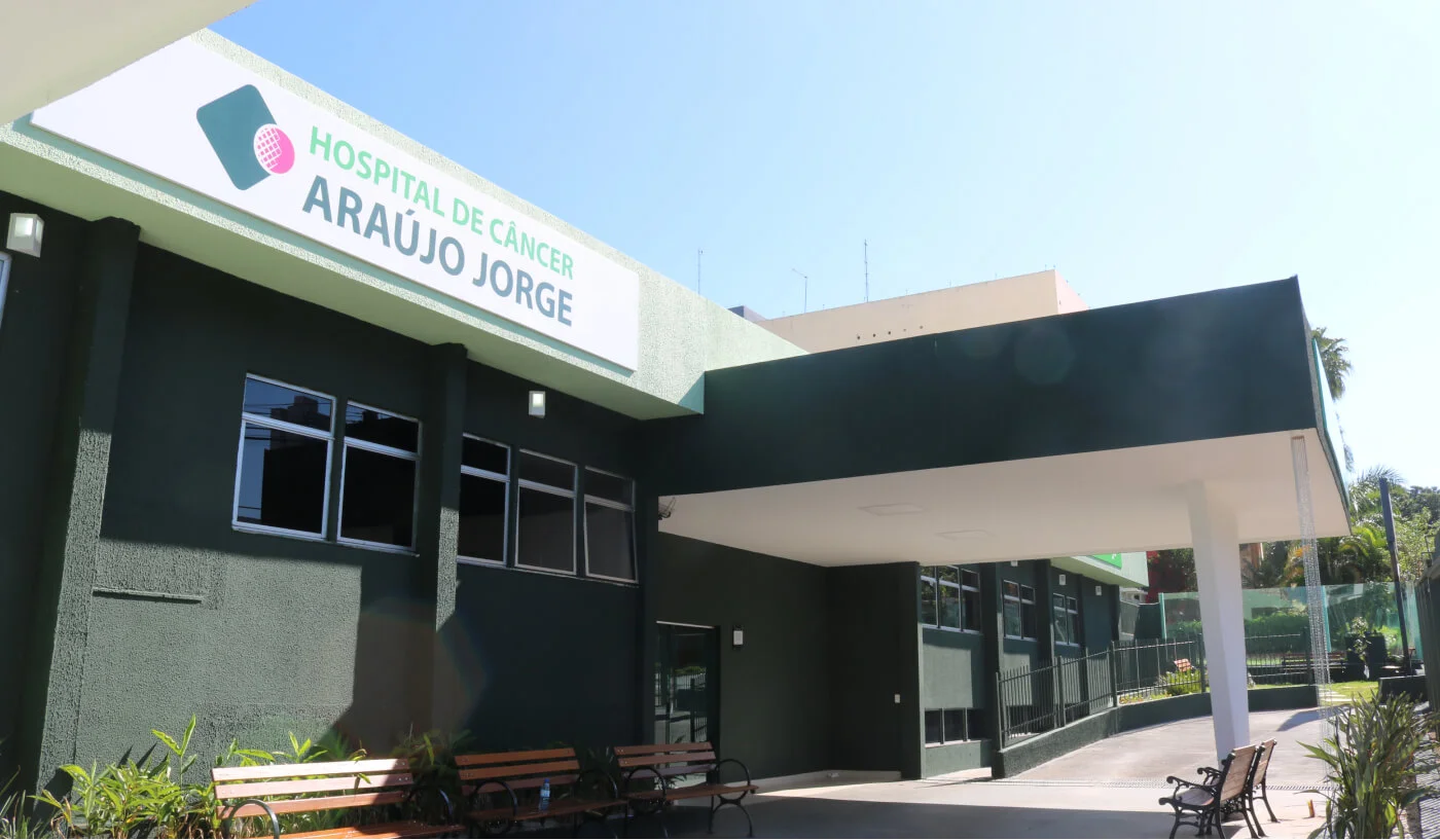 Atraso em repasses ameaça tratamentos do Araújo Jorge Atraso em repasses ameaça tratamentos do Araújo Jorge