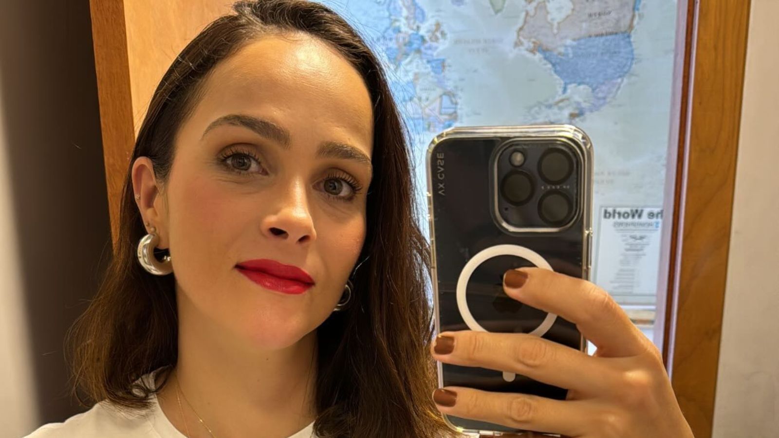 Letícia Cazarré diz que filha não precisa mais usar respirador durante o dia Letícia Cazarré diz que filha não precisa mais usar respirador durante o dia
