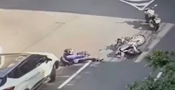 Policial penal reage a assalto no RJ e dispara caído no chão contra bandidos Policial penal reage a assalto no RJ e dispara caído no chão contra bandidos