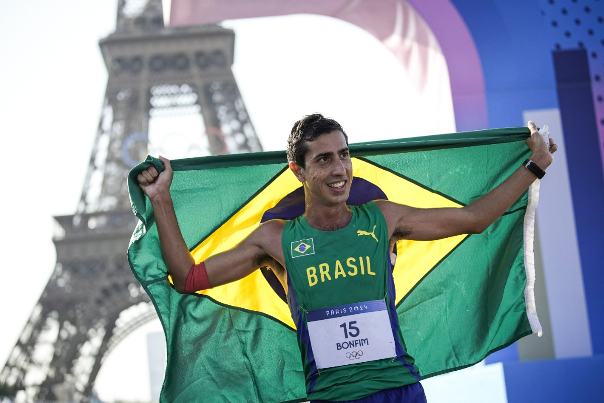 Caio Bonfim faz história e conquista primeira medalha brasileira na marcha atlética