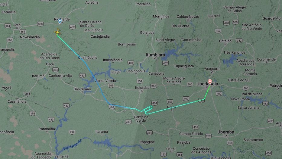 Avião da Voepass faz pouso de emergência em Uberlândia (MG) por problema técnico Avião da Voepass faz pouso de emergência em Uberlândia (MG) por problema técnico