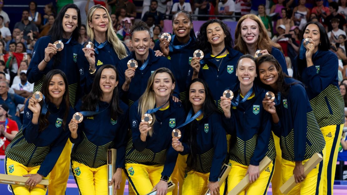 Segue no comando? Zé Roberto projeta futuro à frente da Seleção de vôlei feminino Segue no comando? Zé Roberto projeta futuro à frente da Seleção de vôlei feminino