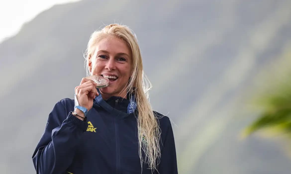 Jogos de Paris: Tati Weston-Webb fica com prata no surfe feminino – ac24horas.com Jogos de Paris: Tati Weston-Webb fica com prata no surfe feminino – ac24horas.com