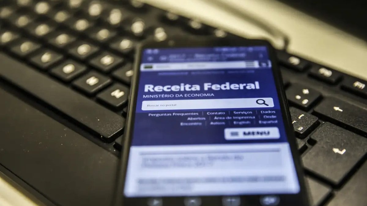 Isenção de Imposto de Renda para quem ganha R$ 5 mil é apresentada a Lula, diz Haddad Isenção de Imposto de Renda para quem ganha R$ 5 mil é apresentada a Lula, diz Haddad