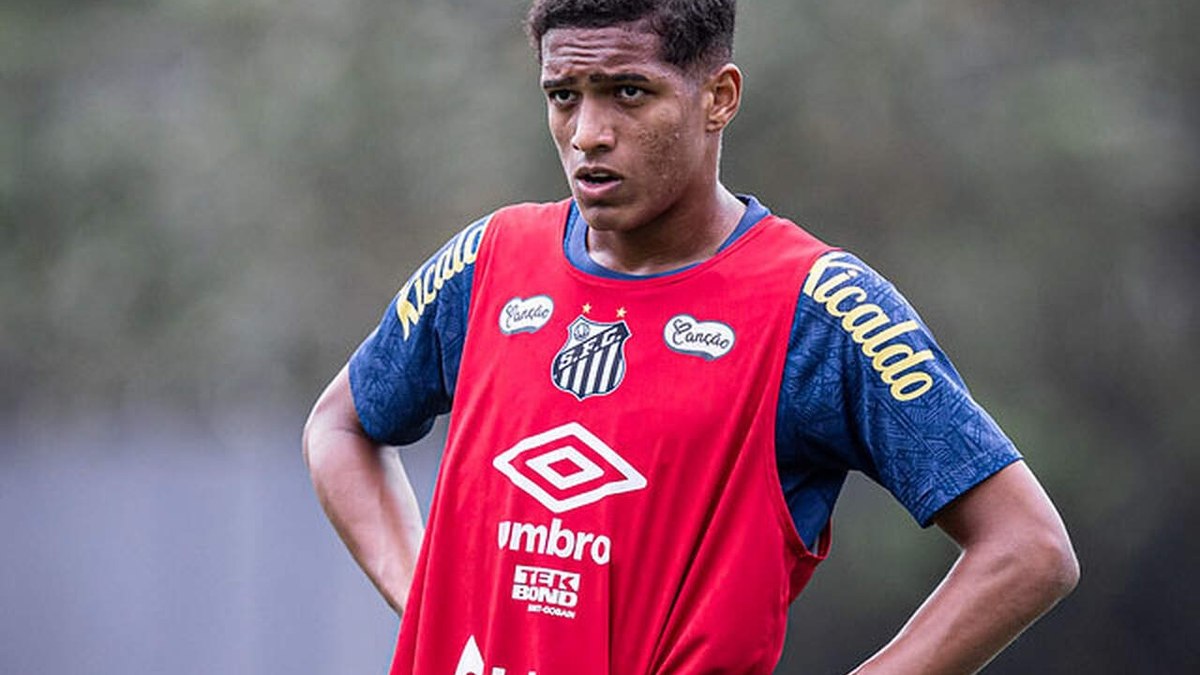 Santos encaminha renovação de contrato com Souza Santos encaminha renovação de contrato com Souza