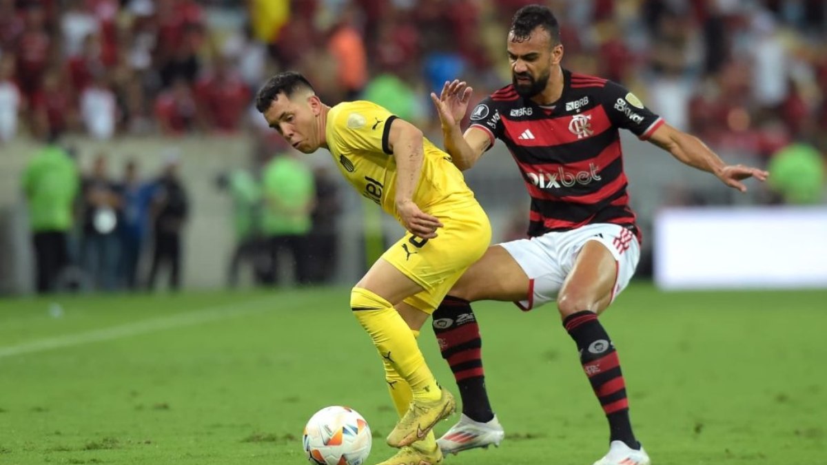 Fabrício Bruno reconhece mal desempenho e pede desculpas após queda Fabrício Bruno reconhece mal desempenho e pede desculpas após queda