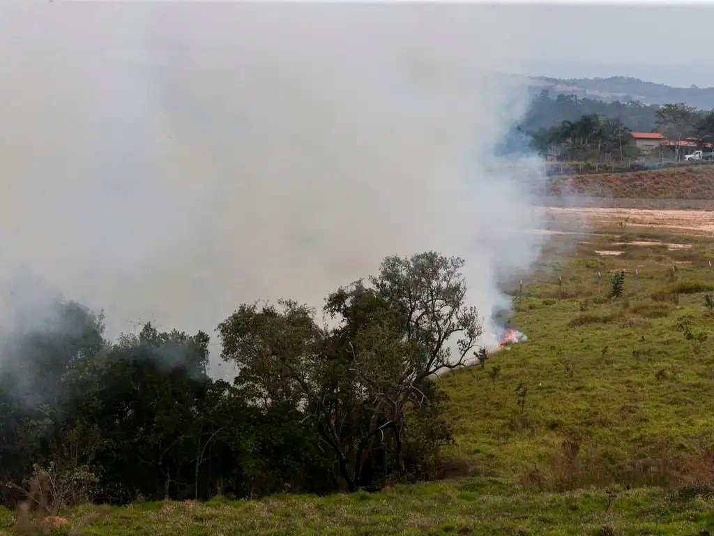 Calor aumenta com temperaturas de 40 °C e baixa umidade atinge 21 estados; veja previsão do tempo Calor aumenta com temperaturas de 40 °C e baixa umidade atinge 21 estados; veja previsão do tempo