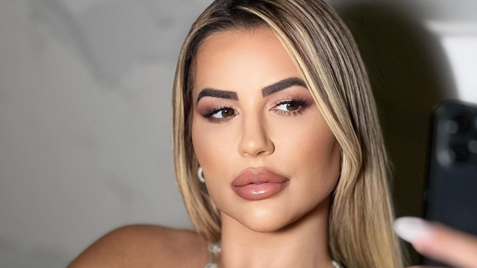 Deolane Bezerra descumpre medidas e volta para a prisão Deolane Bezerra descumpre medidas e volta para a prisão