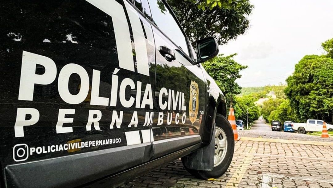 Pai é preso suspeito de espancar bebê de 3 meses em Pernambuco Pai é preso suspeito de espancar bebê de 3 meses em Pernambuco
