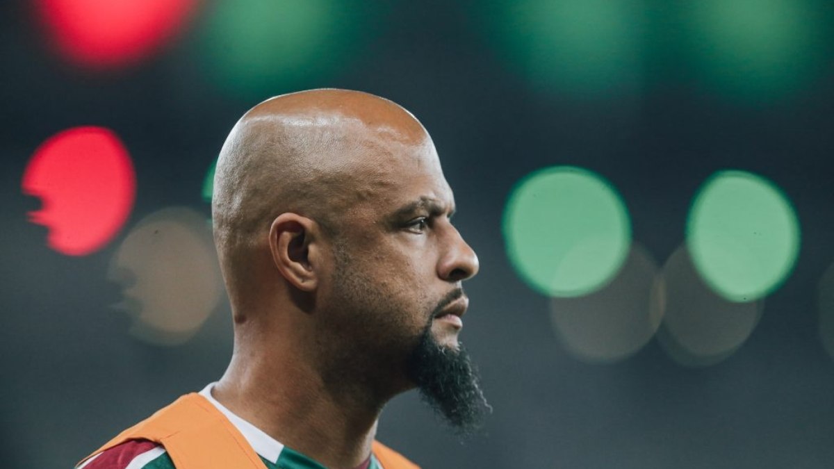 Felipe Melo publica mensagem em rede social após falha em clássico Felipe Melo publica mensagem em rede social após falha em clássico