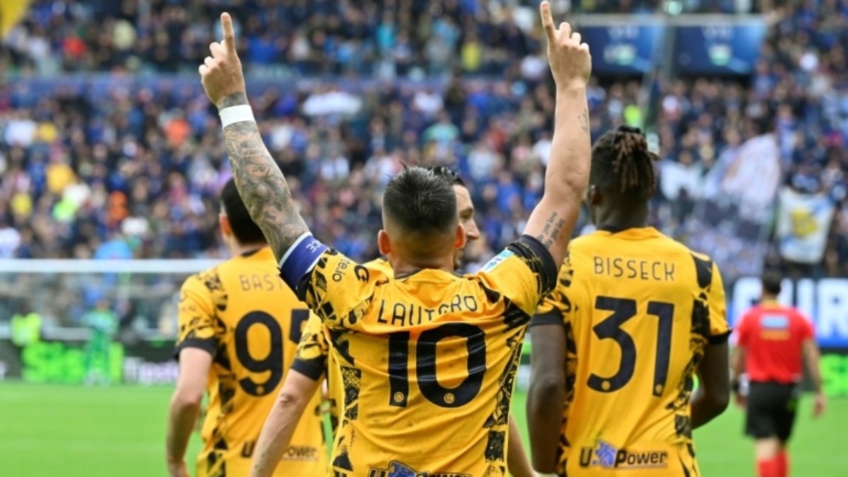 Juventus vence Genoa e dorme na liderança do Italiano; Inter bate Udinese Juventus vence Genoa e dorme na liderança do Italiano; Inter bate Udinese