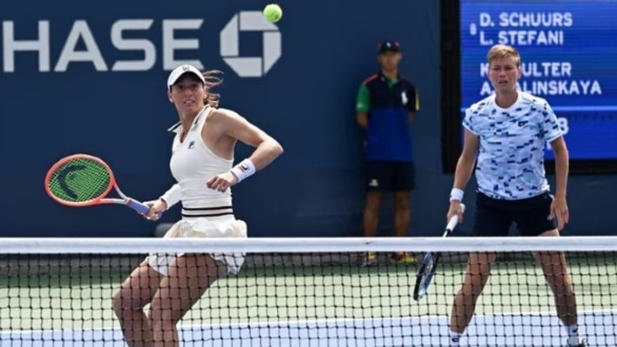 Luisa Stefani e Schuurs derrubam americanas e vão às quartas do US Open Luisa Stefani e Schuurs derrubam americanas e vão às quartas do US Open