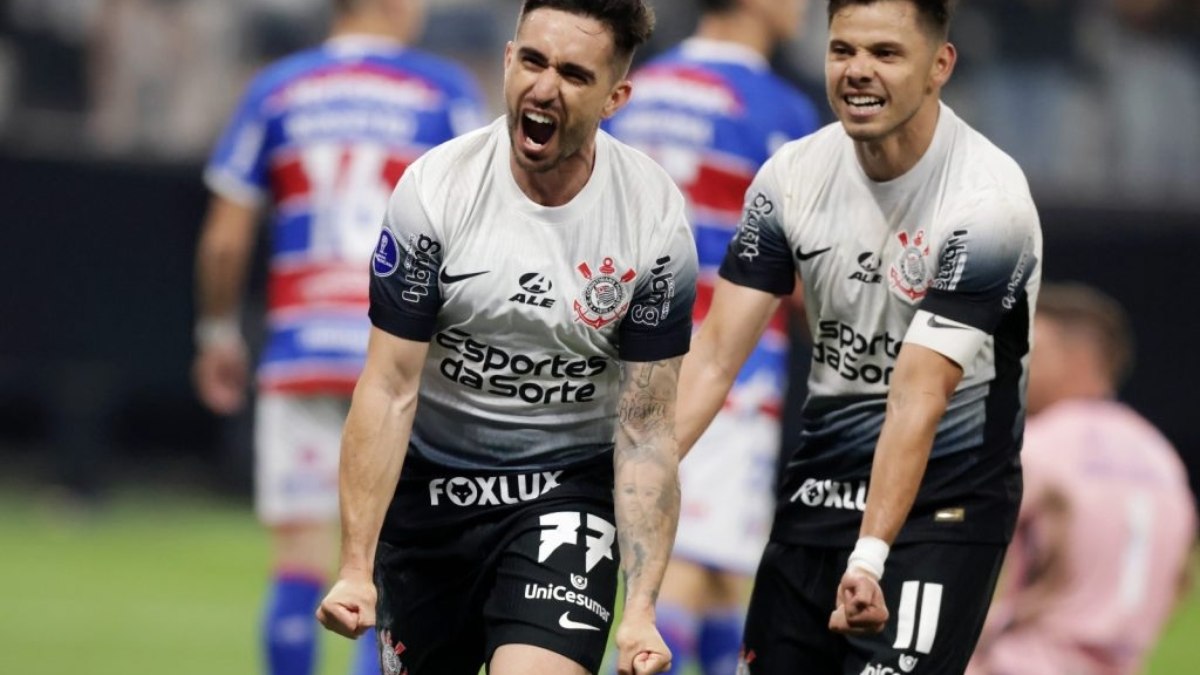 Com boa atuação, Corinthians atropela o Fortaleza se garante na semifinal da Copa Sul-Americana Com boa atuação, Corinthians atropela o Fortaleza se garante na semifinal da Copa Sul-Americana