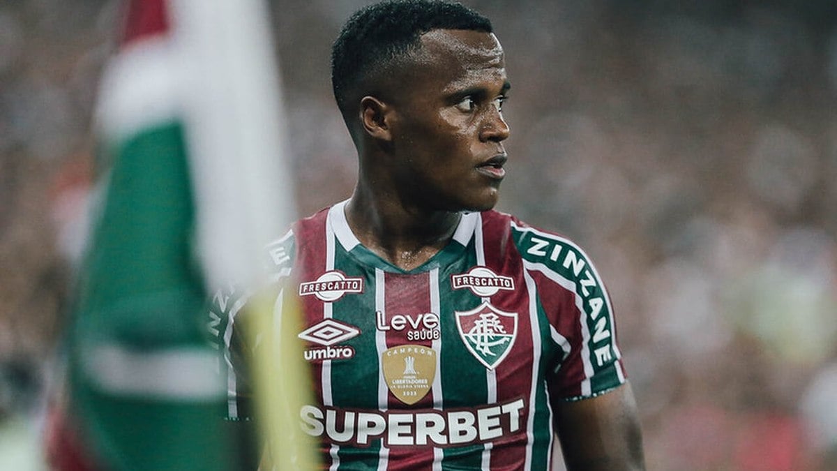 Arias recusa proposta de renovação do Fluminense Arias recusa proposta de renovação do Fluminense