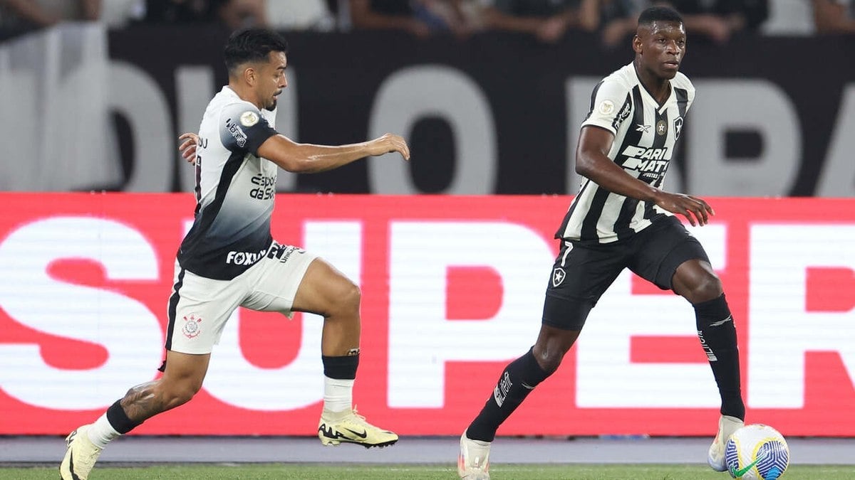Almada deita e rola, Botafogo vence Corinthians e amplia frente na liderança Almada deita e rola, Botafogo vence Corinthians e amplia frente na liderança