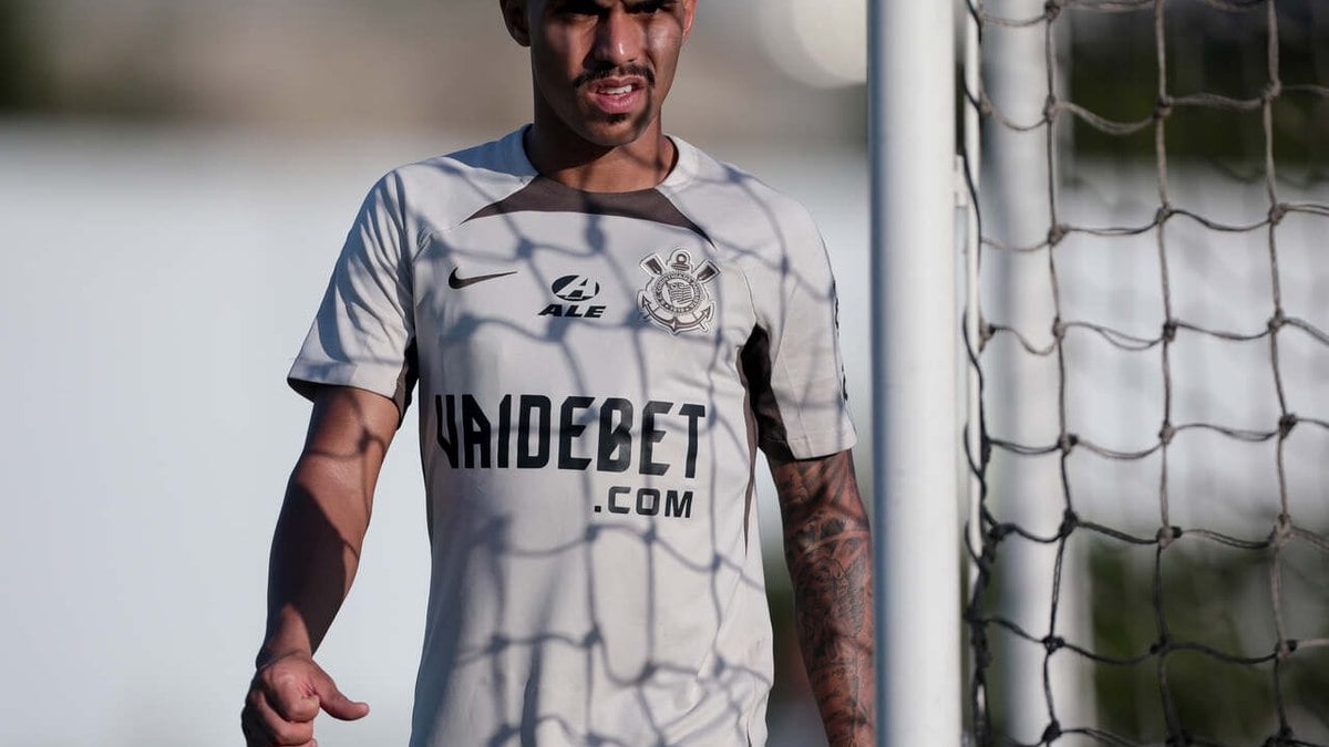 Flamengo aciona garantia bancária por Matheuzinho, e causa prejuízo milionário ao Corinthians Flamengo aciona garantia bancária por Matheuzinho, e causa prejuízo milionário ao Corinthians