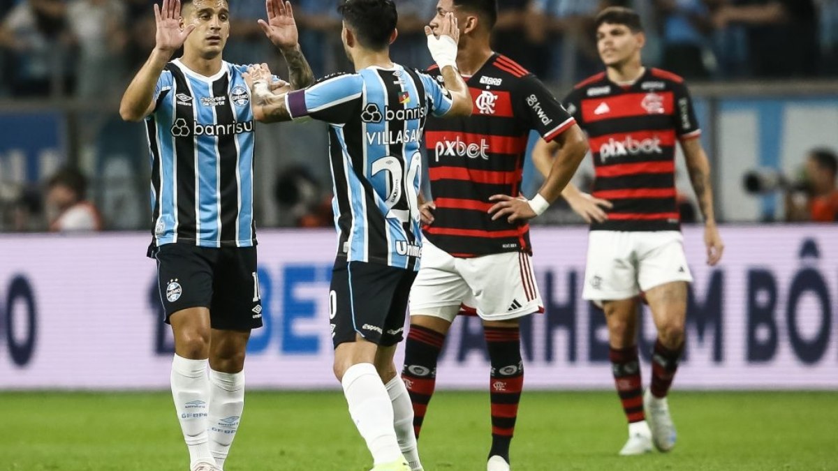 Grêmio vence o Flamengo e respira no Campeonato Brasileiro Grêmio vence o Flamengo e respira no Campeonato Brasileiro