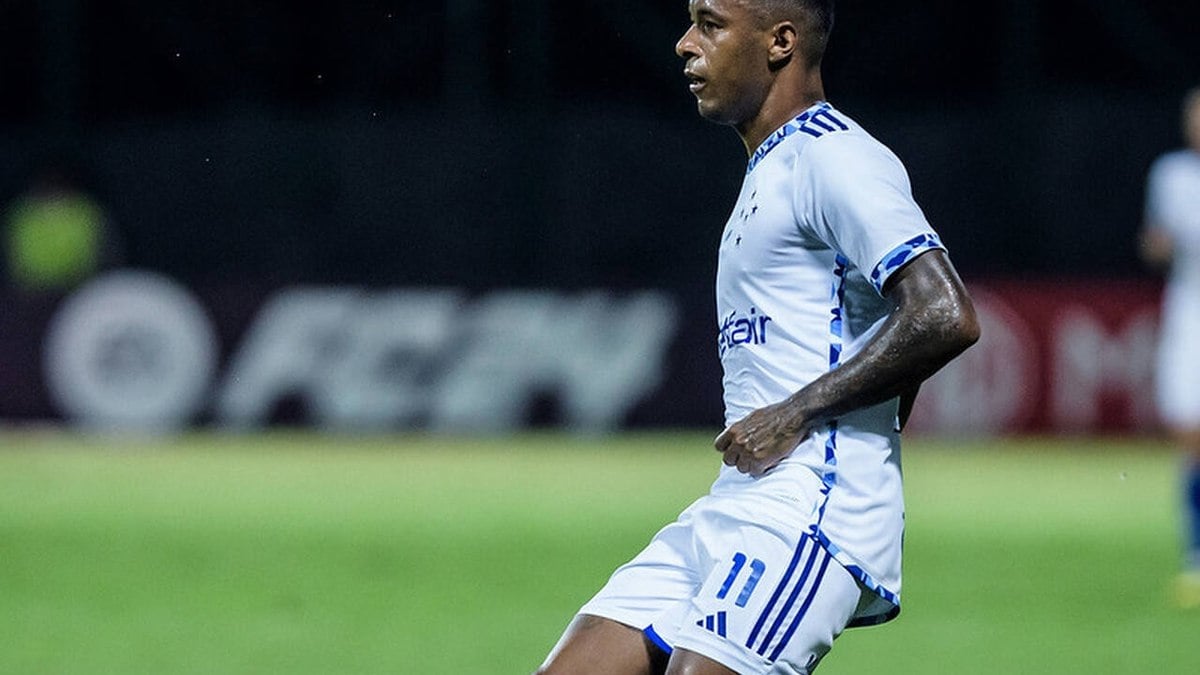 Cruzeiro acerta venda de Arthur Gomes ao futebol russo Cruzeiro acerta venda de Arthur Gomes ao futebol russo
