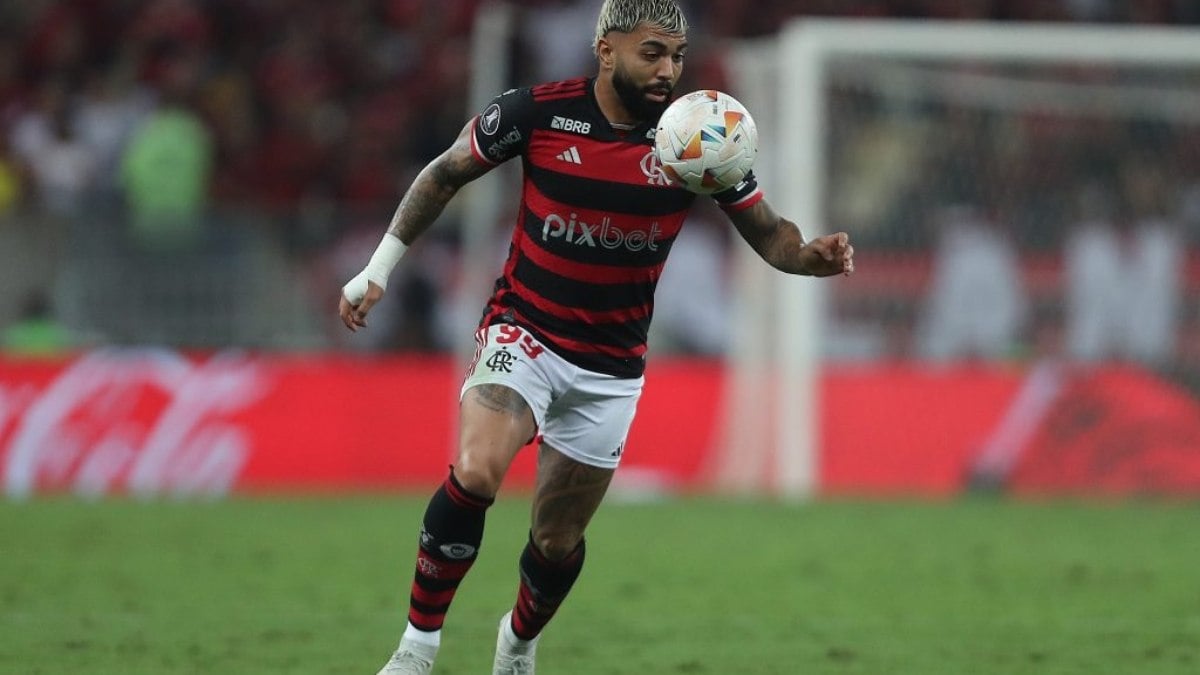 Flamengo lida com dilema de renovação de Gabigol após lesão de Pedro Flamengo lida com dilema de renovação de Gabigol após lesão de Pedro