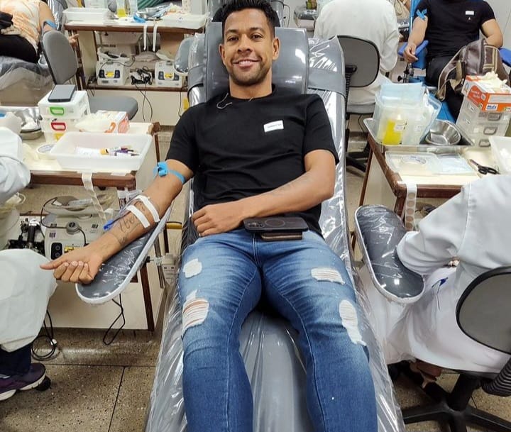 Ídolo do ABC realiza doação voluntária de sangue no Hemonorte Ídolo do ABC realiza doação voluntária de sangue no Hemonorte