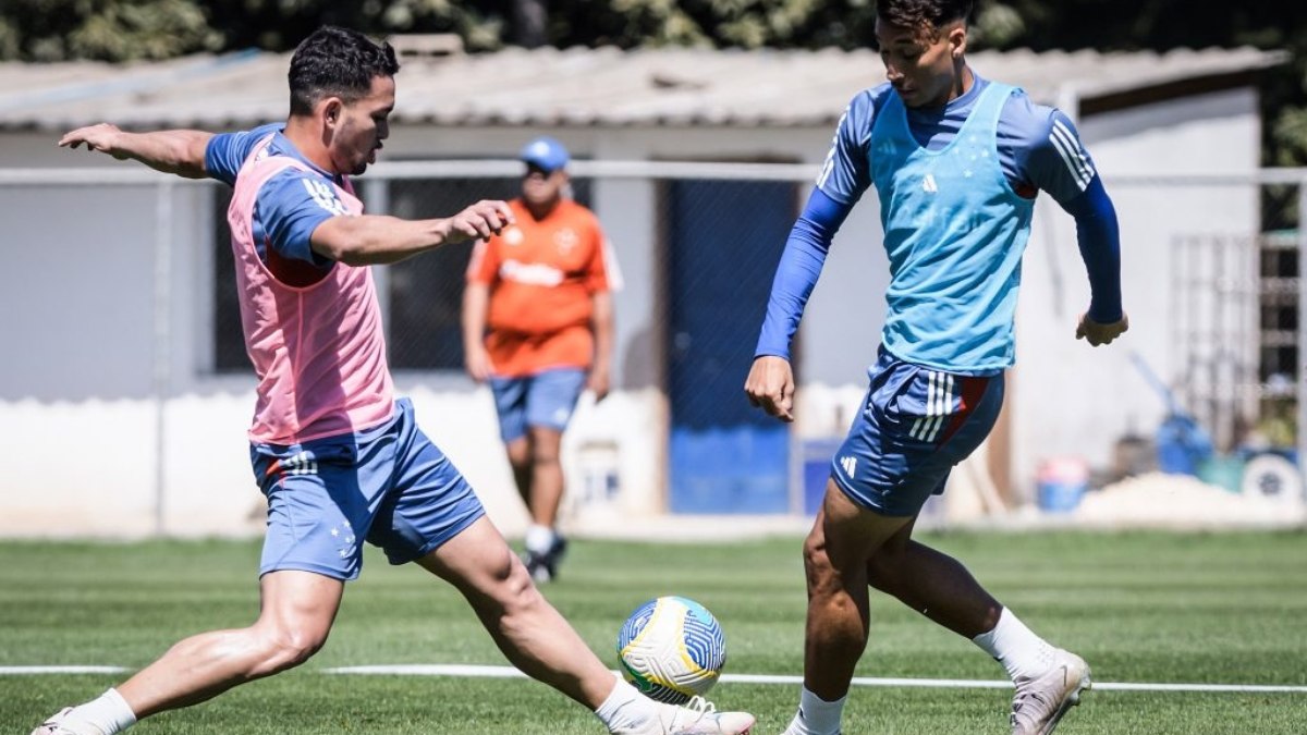 Cruzeiro recebe lanterna Atlético GO e tenta espantar a crise