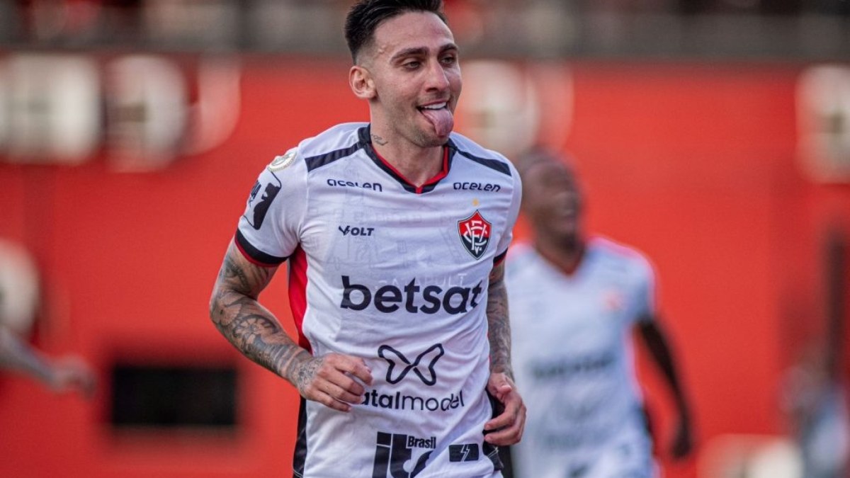 Com gol de Gustavo Mosquito, Vitória vence o Juventude e deixa o Z4 do Brasileirão Com gol de Gustavo Mosquito, Vitória vence o Juventude e deixa o Z4 do Brasileirão