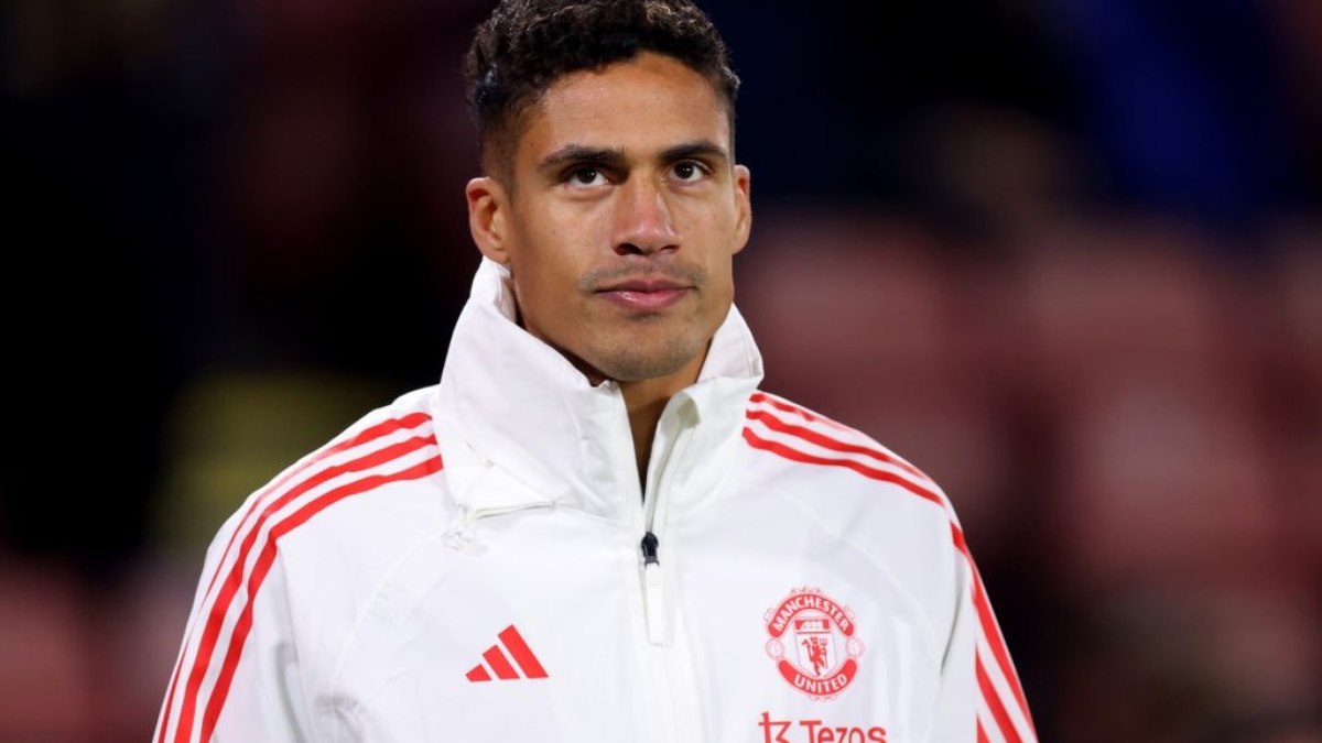 Após nova lesão no joelho, Varane anuncia sua aposentadoria do futebol Após nova lesão no joelho, Varane anuncia sua aposentadoria do futebol