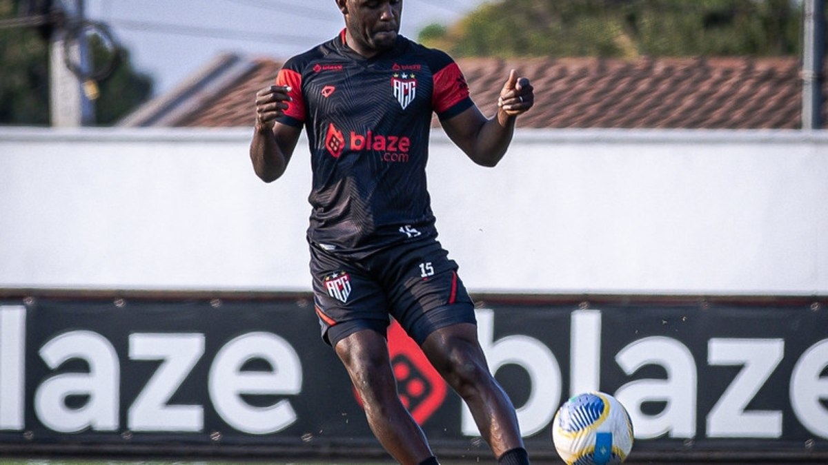 Atlético-GO enfrenta desafios após derrota para o Corinthians Atlético-GO enfrenta desafios após derrota para o Corinthians