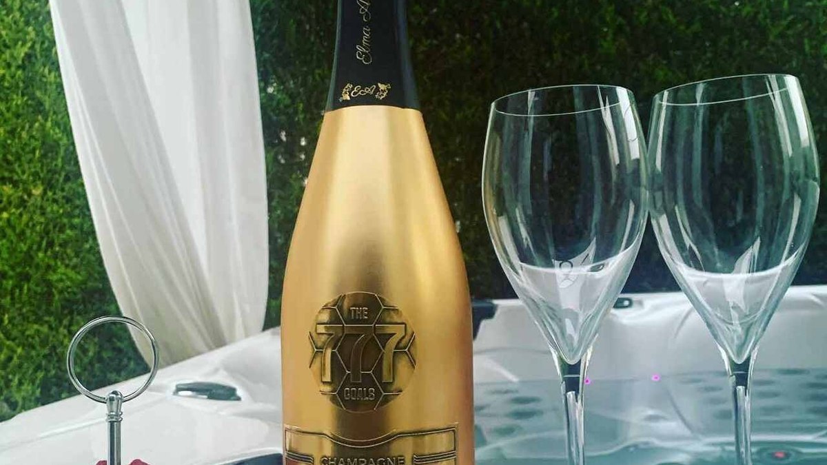 Cristiano Ronaldo lança marca de champagne de luxo; saiba preço Cristiano Ronaldo lança marca de champagne de luxo; saiba preço