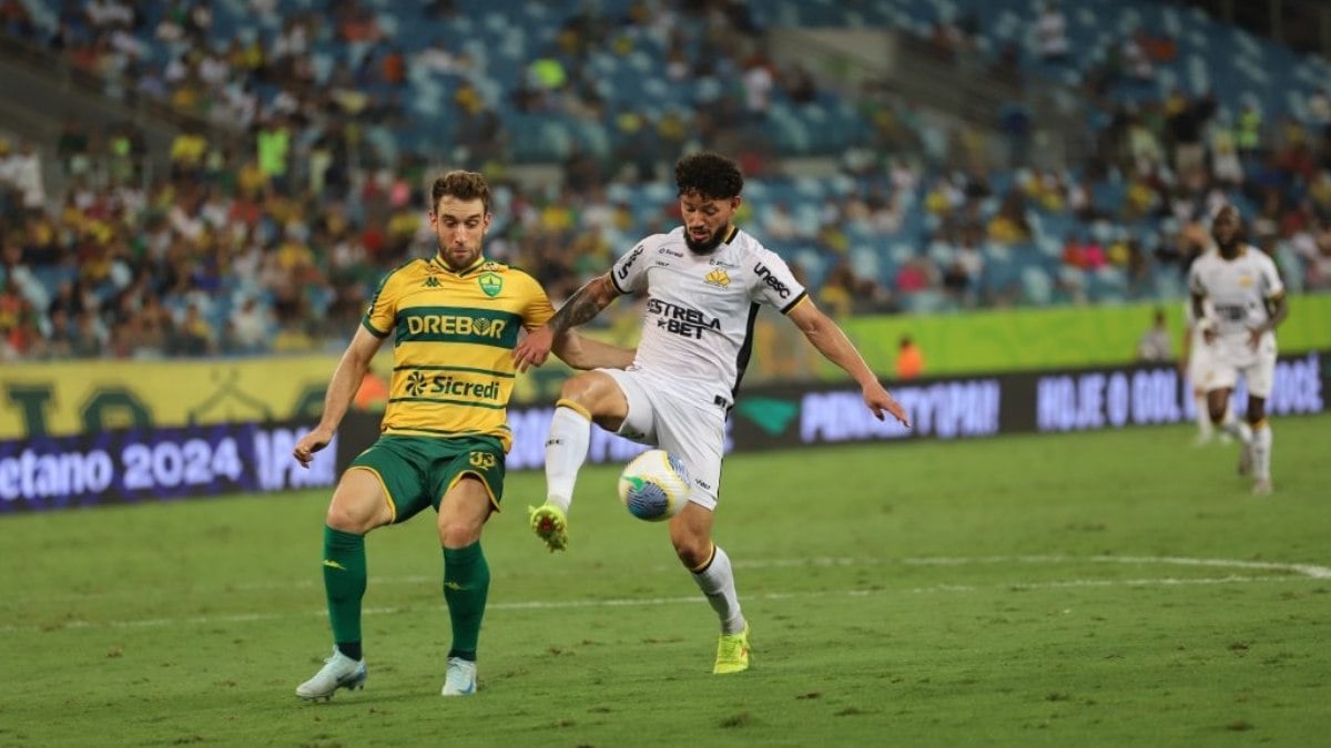 Criciúma não segura vantagem diante do Cuiabá e sofre a décima derrota no Brasileirão Criciúma não segura vantagem diante do Cuiabá e sofre a décima derrota no Brasileirão
