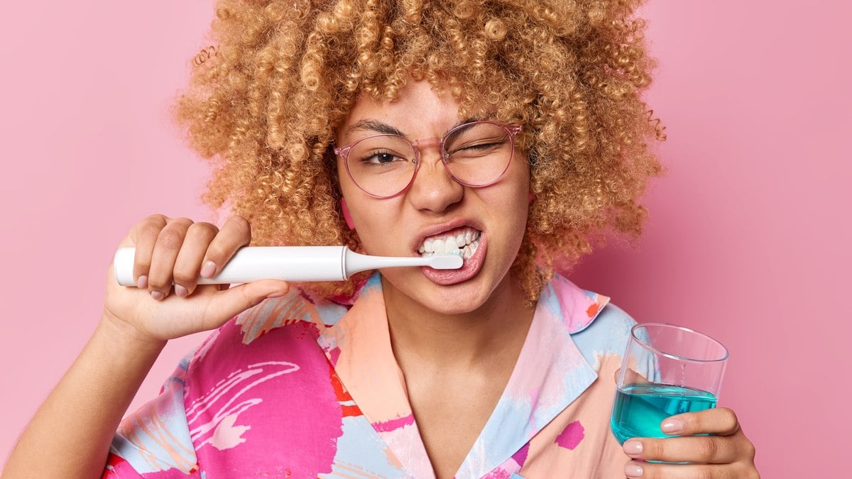 Escova de dentes elétrica: afinal, ela faz uma boa limpeza? Escova de dentes elétrica: afinal, ela faz uma boa limpeza?