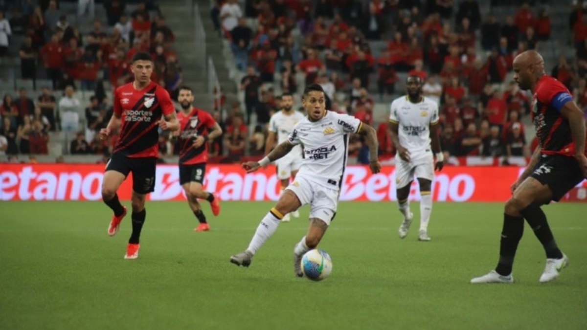 Após problemas logísticos, partida entre Criciúma e Athletico tem horário alterado Após problemas logísticos, partida entre Criciúma e Athletico tem horário alterado
