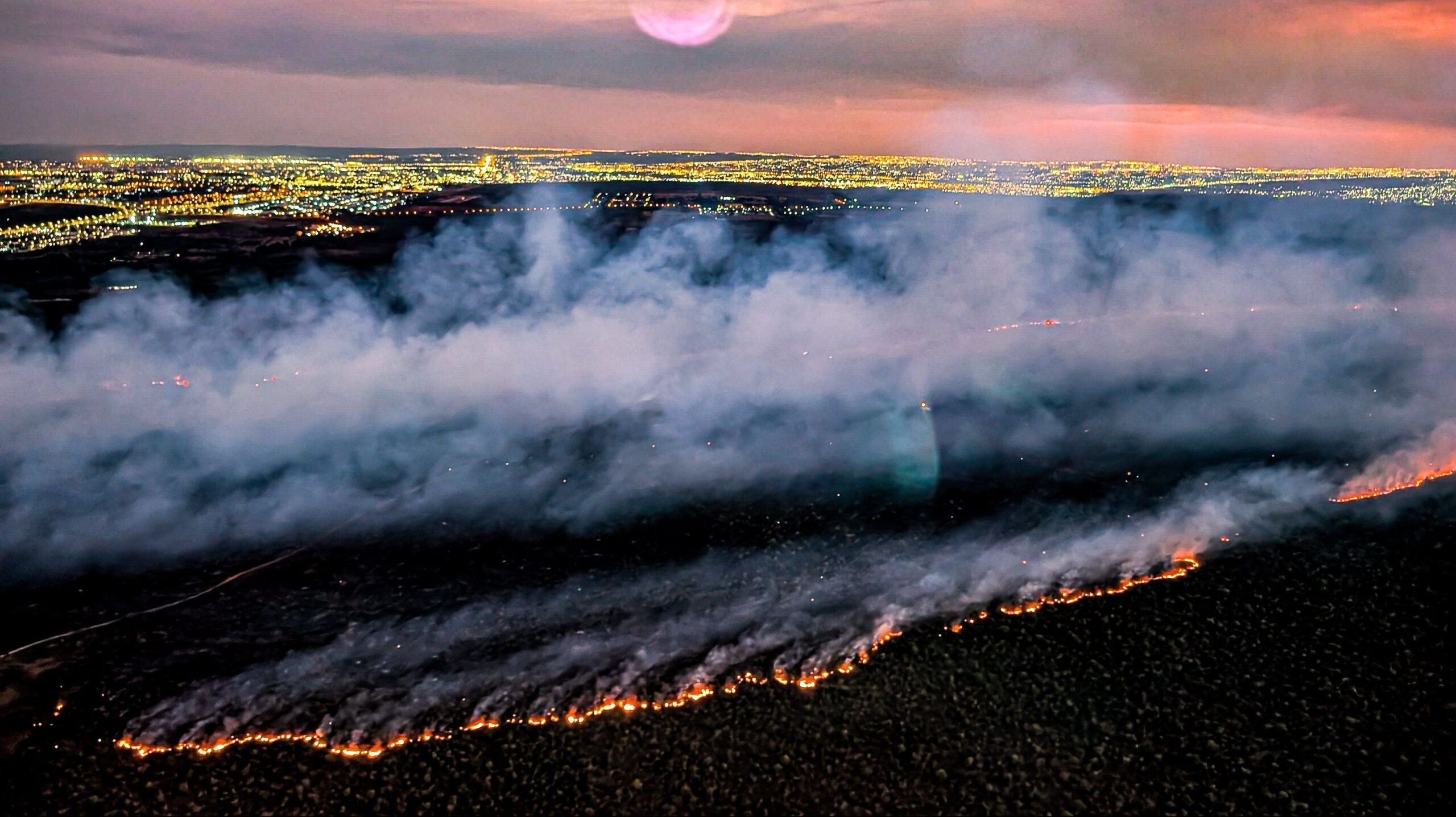 UnB e escolas do DF suspendem aulas após incêndio no Parque Nacional de Brasília UnB e escolas do DF suspendem aulas após incêndio no Parque Nacional de Brasília