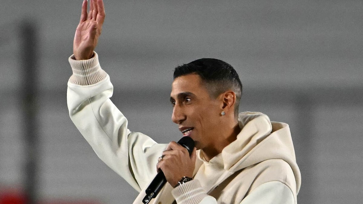 Homenageado pela Argentina, Di María e se emociona em discurso de despedida: ‘Muitos sentimentos’ Homenageado pela Argentina, Di María e se emociona em discurso de despedida: ‘Muitos sentimentos’