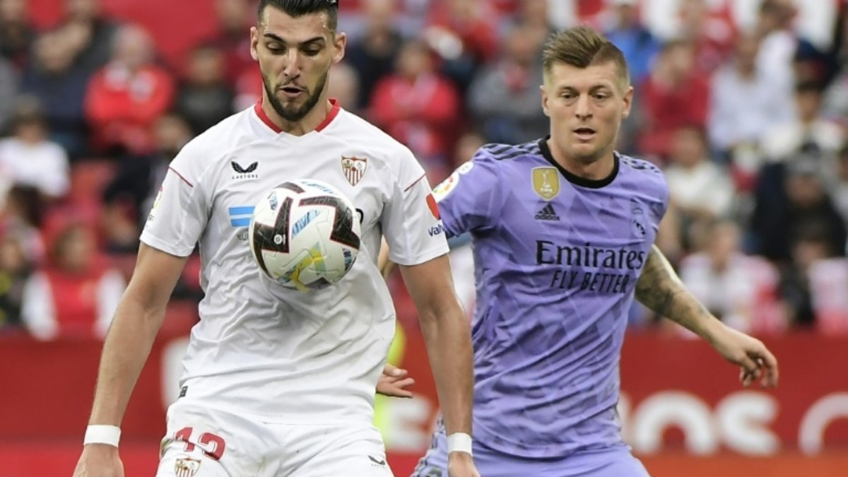 Rafa Mir é suspenso por dois jogos pelo Valencia após acusação de agressão sexual Rafa Mir é suspenso por dois jogos pelo Valencia após acusação de agressão sexual