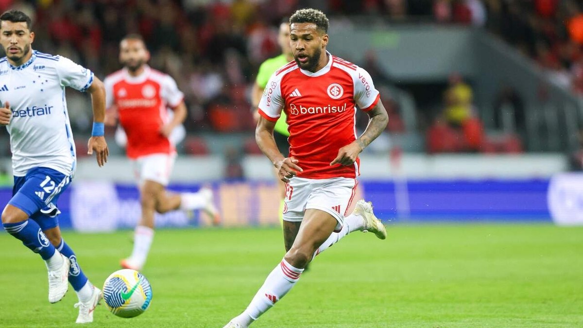 Cruzeiro notifica Internacional por atraso no pagamento de Wesley Cruzeiro notifica Internacional por atraso no pagamento de Wesley