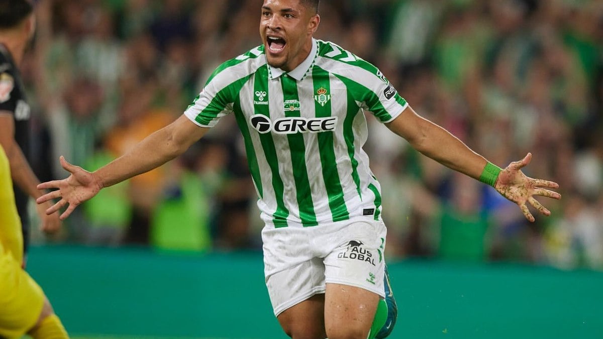 Jornal da Espanha exalta Vitor Roque após estreia pelo Betis: ‘Tigre está à solta’ Jornal da Espanha exalta Vitor Roque após estreia pelo Betis: ‘Tigre está à solta’