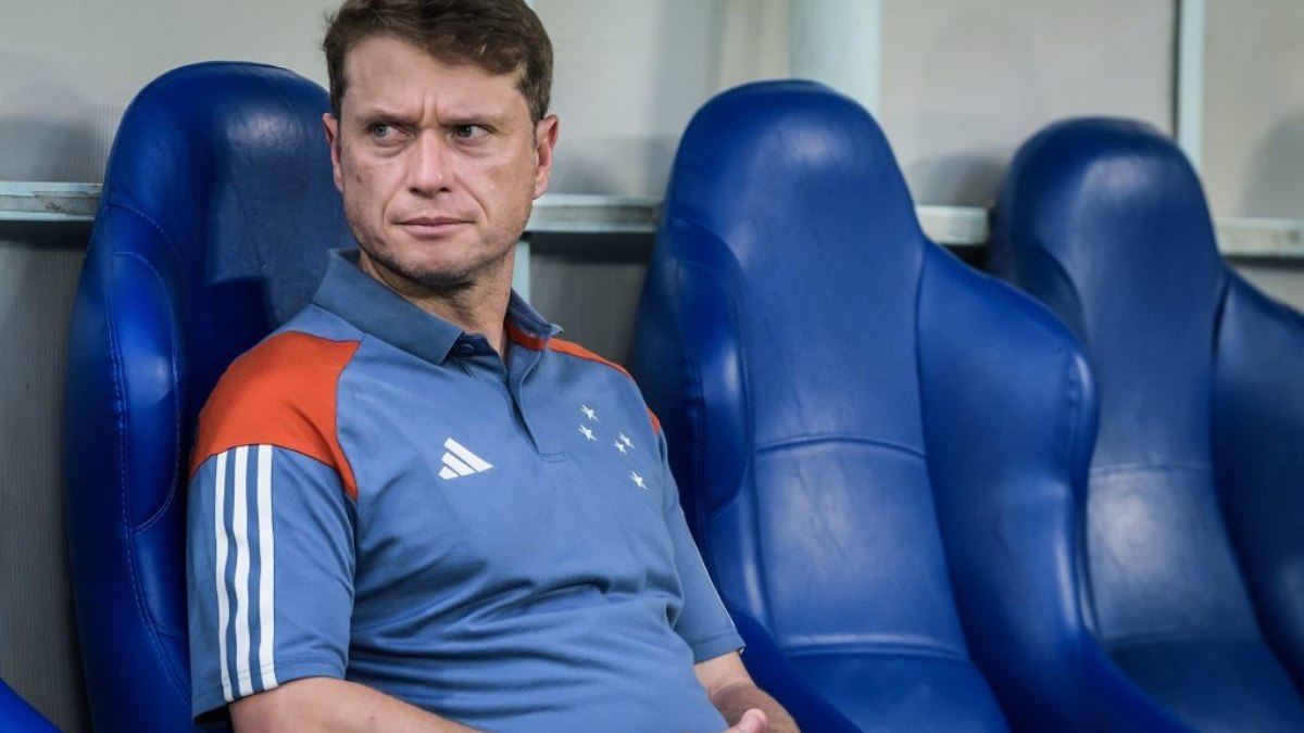 Cruzeiro anuncia demissão do técnico Fernando Seabra Cruzeiro anuncia demissão do técnico Fernando Seabra