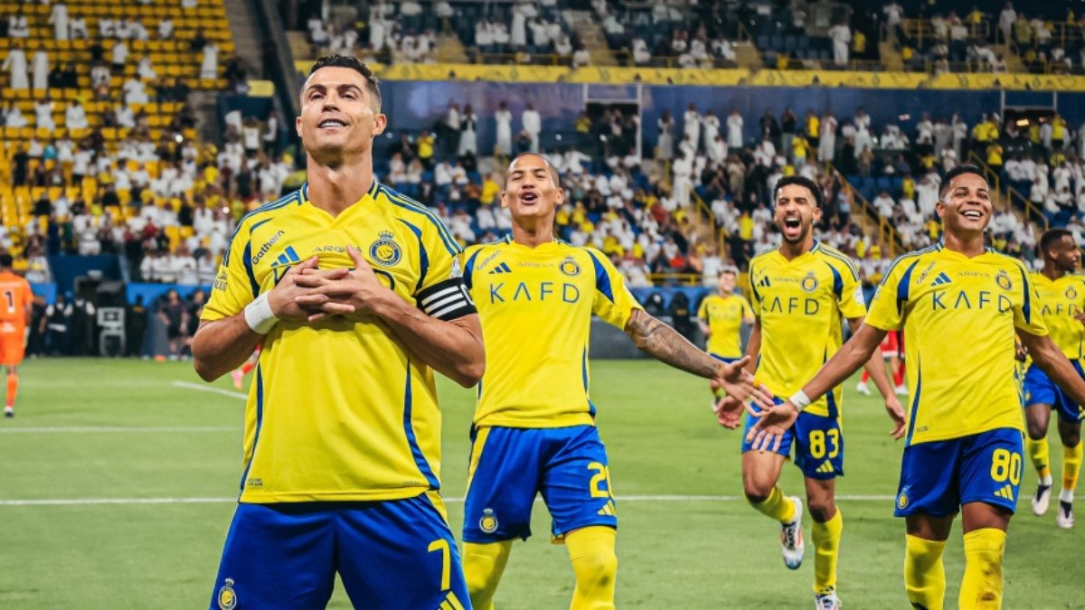 Ex-Corinthians, Wesley vê CR7 marcar e quase faz golaço em estreia pelo Al-Nassr; assista Ex-Corinthians, Wesley vê CR7 marcar e quase faz golaço em estreia pelo Al-Nassr; assista