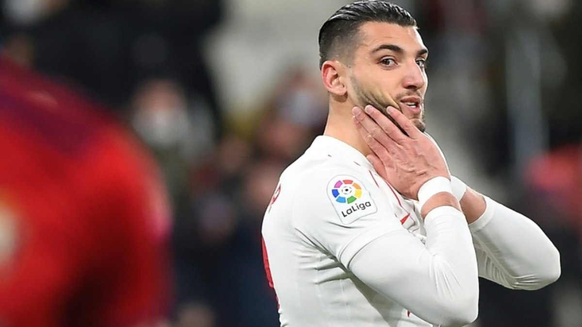 Jogador do Valencia Rafa Mir é detido por suposta agressão sexual Jogador do Valencia Rafa Mir é detido por suposta agressão sexual